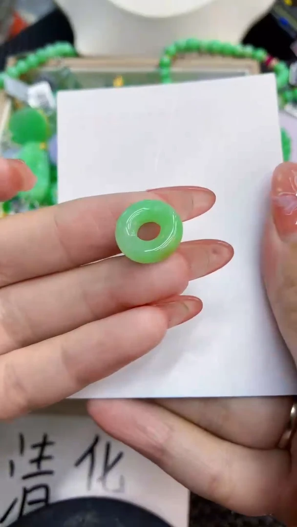 颈饰未镶嵌翡翠1