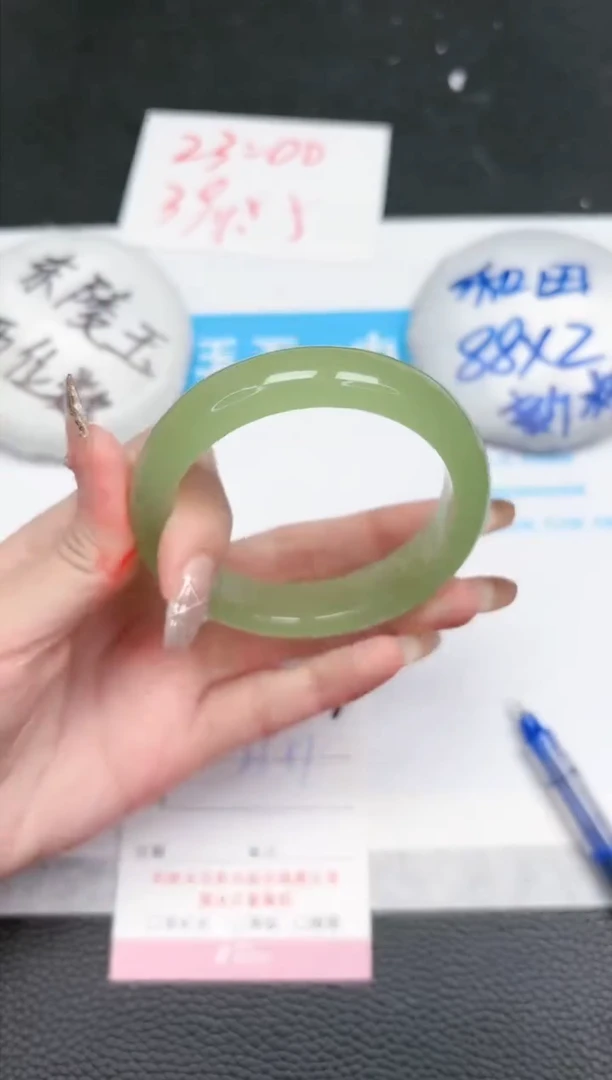 【闪购商品】石英质玉手镯未镶嵌517-55.8