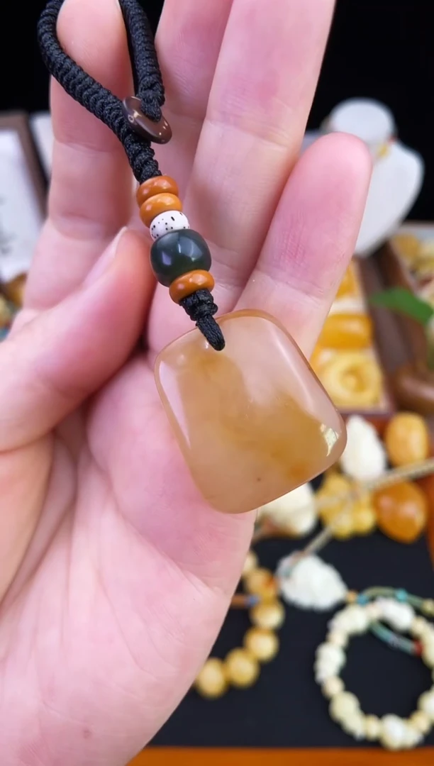 琥珀未镶嵌珠宝奇石柒月