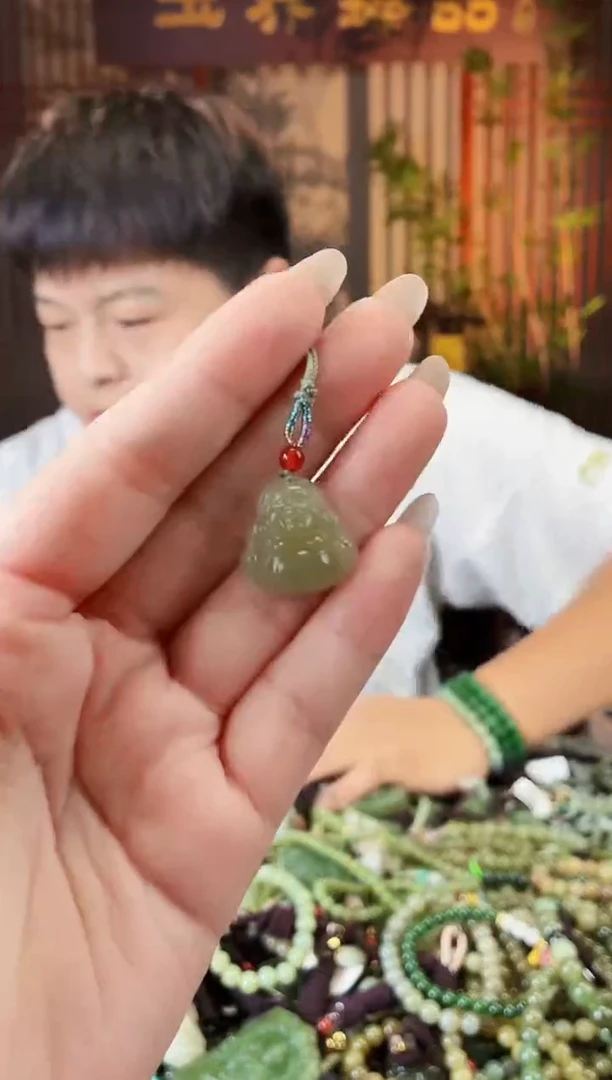 颈饰未镶嵌和田玉多样性发货拍一发一