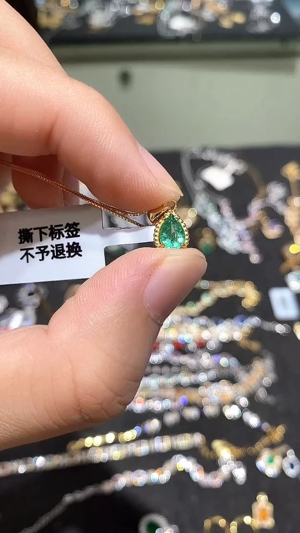 颈饰银S925镶嵌祖母绿吊坠