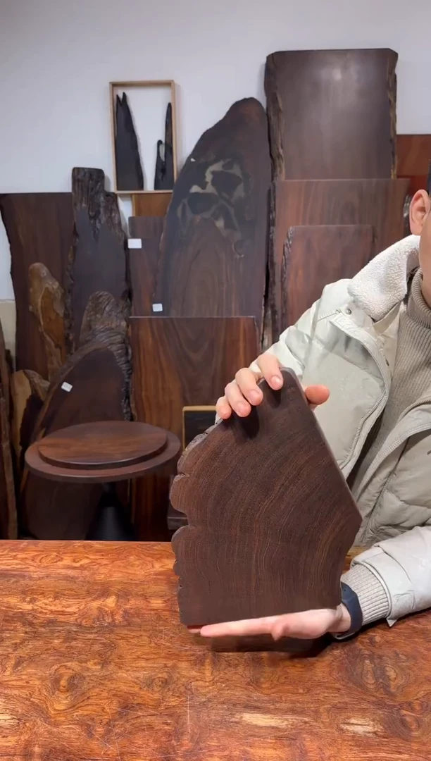 风车木（黑檀木）尺寸33*22*2.8编号163