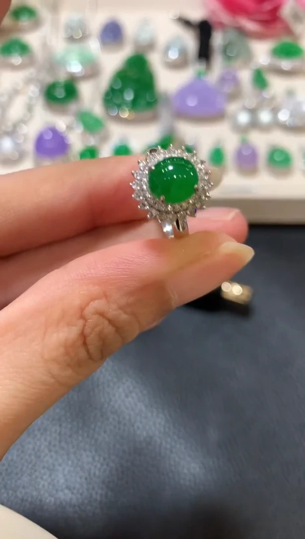 18K金镶嵌戒指翡翠m107