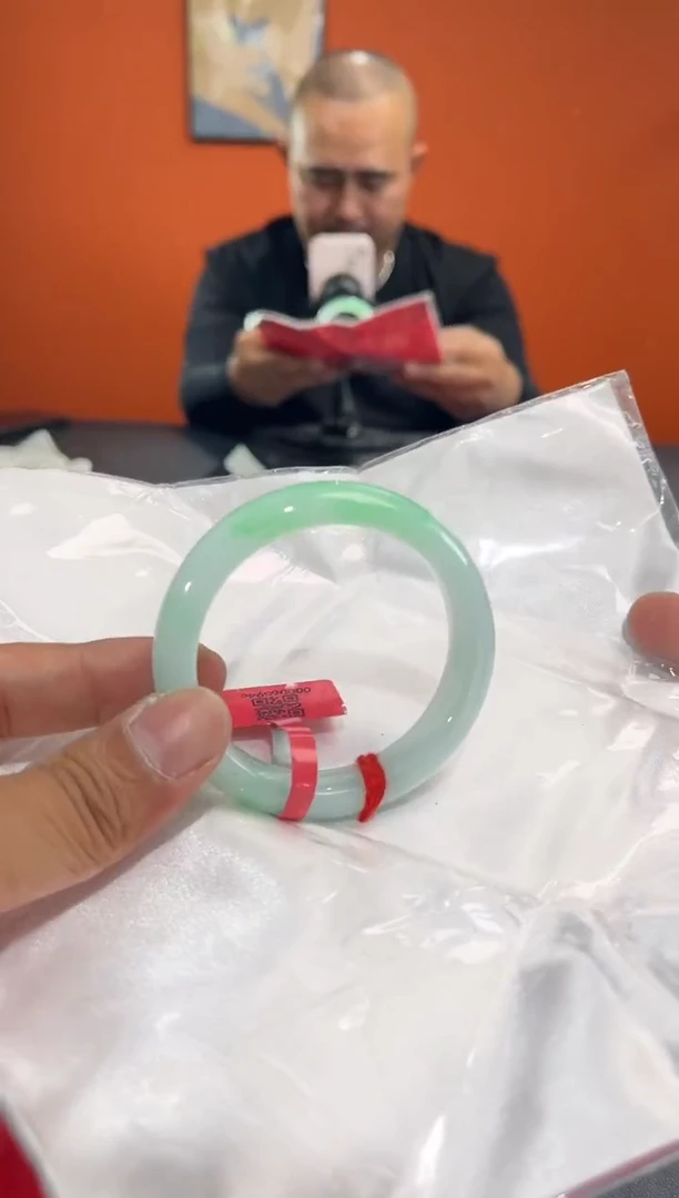 未镶嵌手镯翡翠3