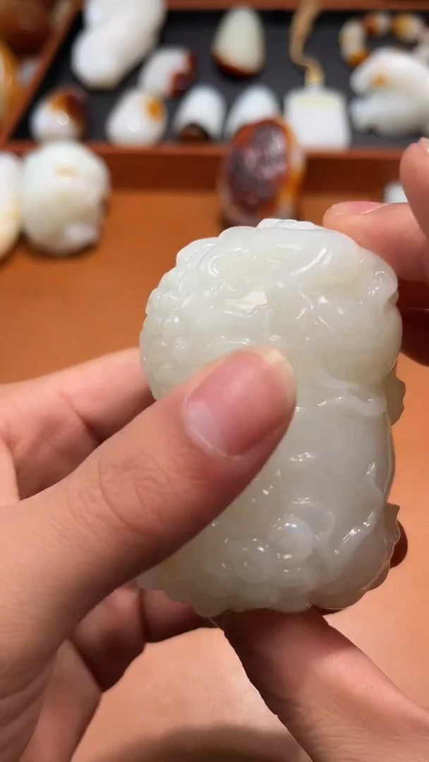 未镶嵌和田玉把件阳***。和田玉