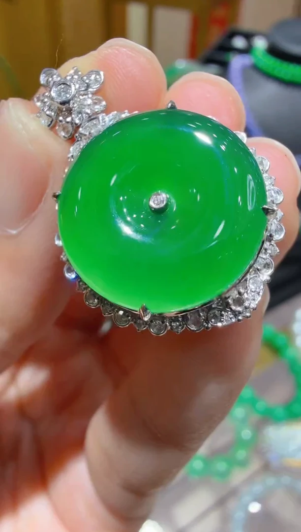 吊坠(不含链)18K金镶嵌翡翠多样性团购发一件