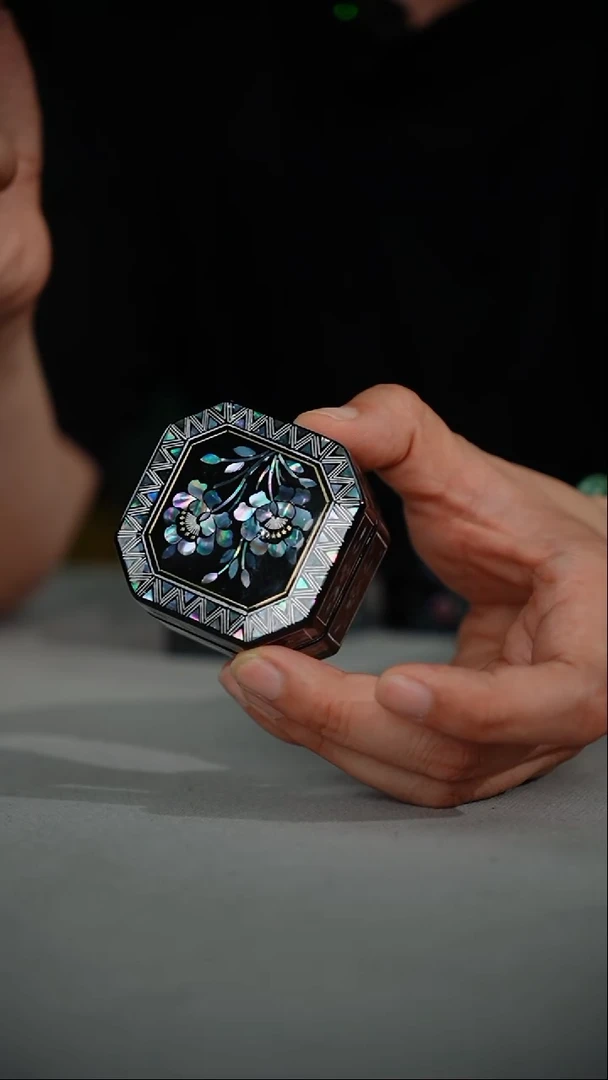 8-10莴脚四方点螺小盒（扬州漆器厂）