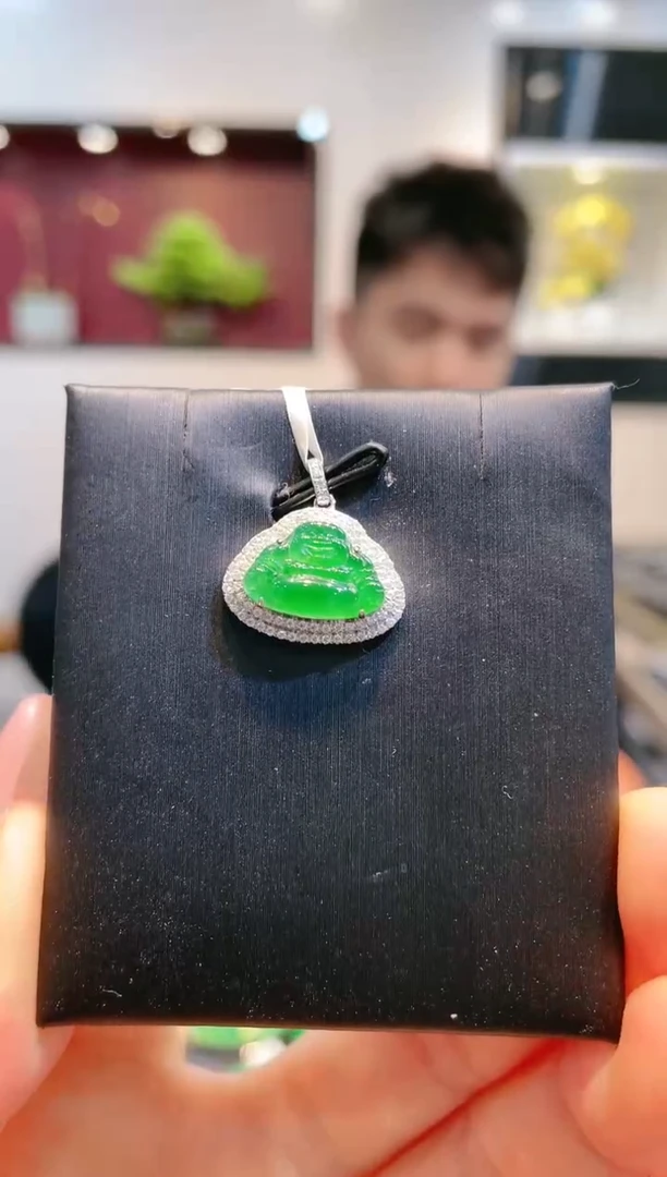 【闪购商品】翡翠颈饰18K金镶嵌A18天然A货翡翠吊坠