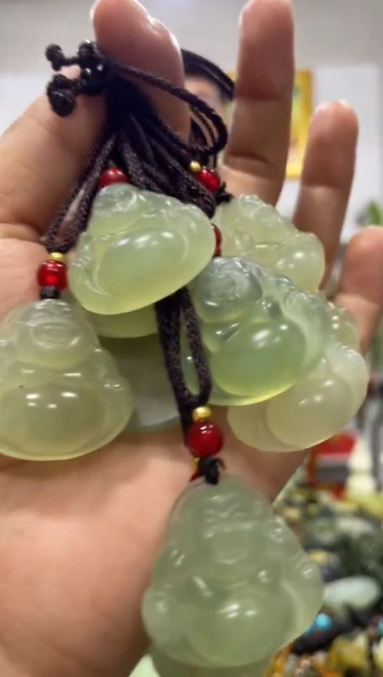 未镶嵌岫玉吊坠多样性发货发其中一件
