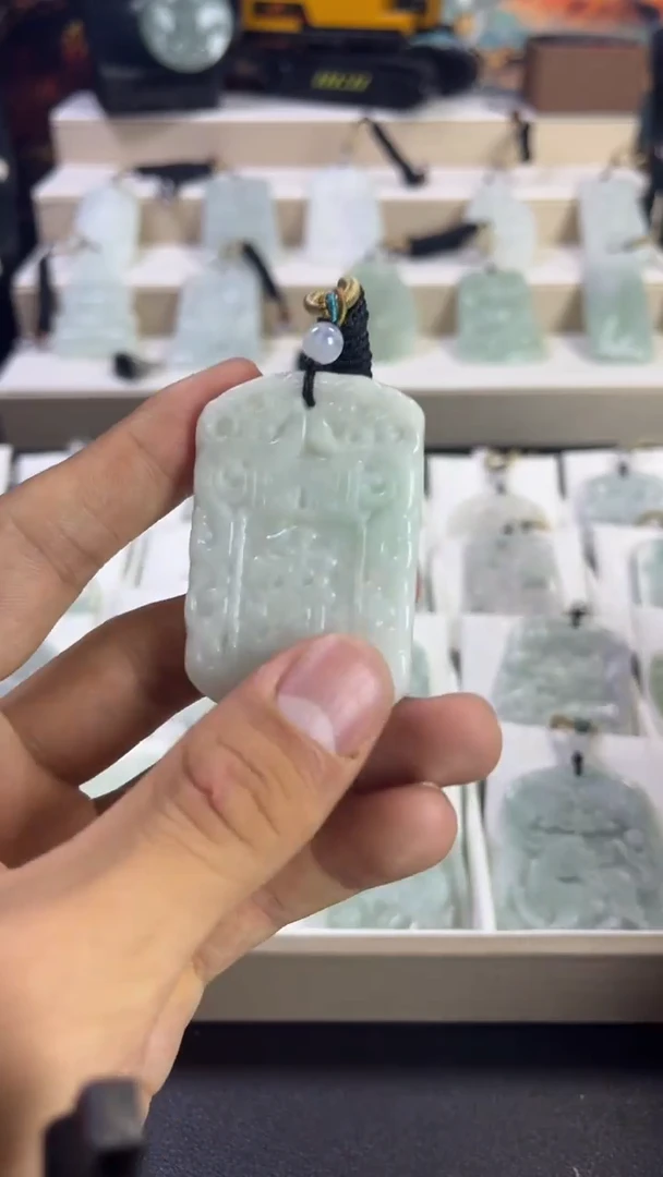 颈饰未镶嵌翡翠/9/2       24