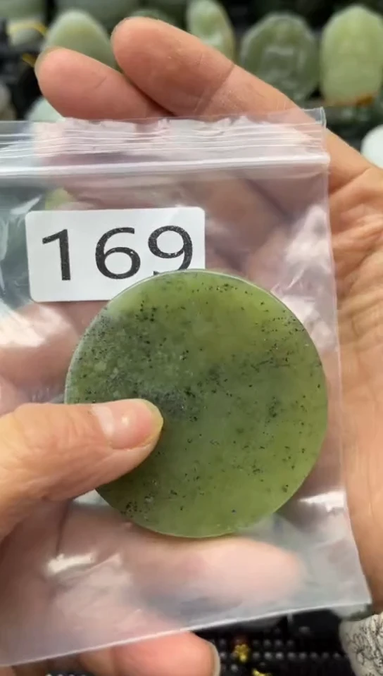 未镶嵌和田玉珠宝半成品镯芯