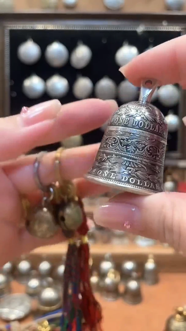 用****0摩根银铃铛银币腰环款+不丹双鱼圆铃铛+不丹八宝图圆铃铛