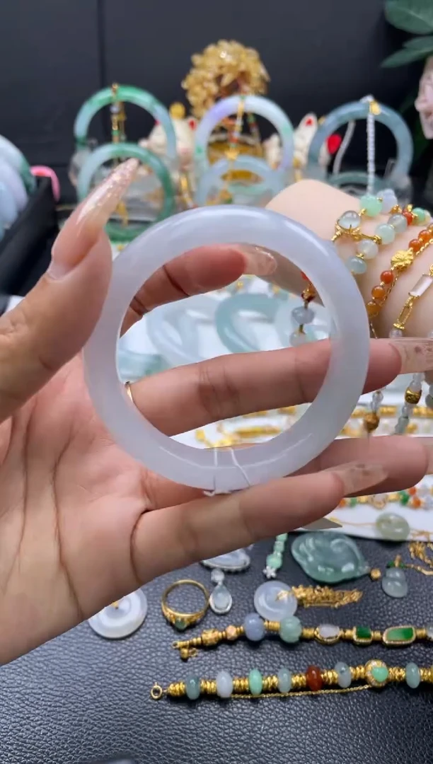 未镶嵌手镯翡翠手镯