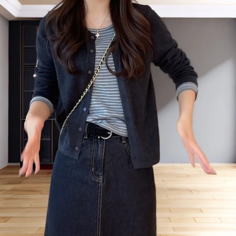 早秋百搭长袖透气圆领假两件针织衫C5900