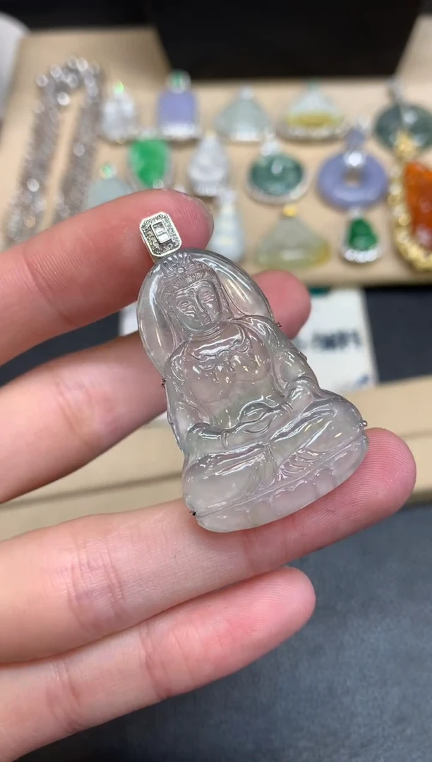 【闪购商品】翡翠颈饰18K金镶嵌观音【无服务费】