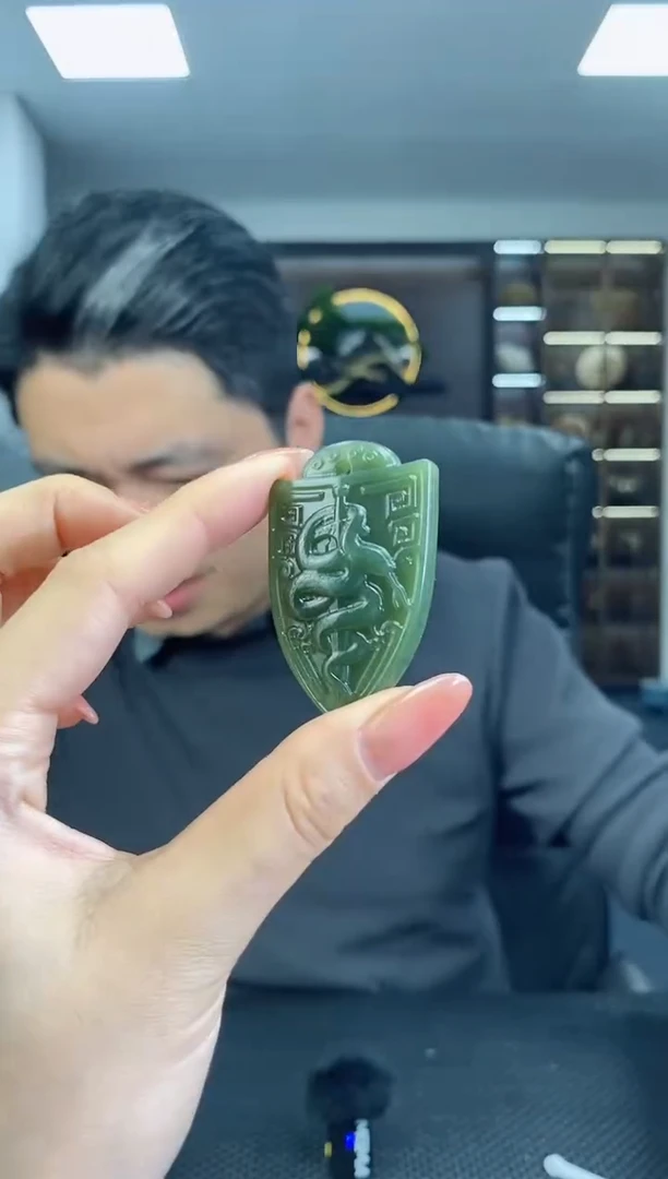 【闪购商品】和田玉颈饰未镶嵌蛇牌