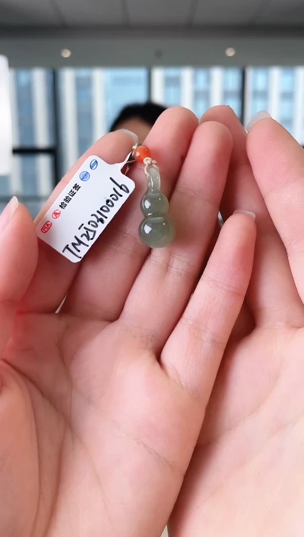 和田玉未镶嵌颈饰葫芦 xp