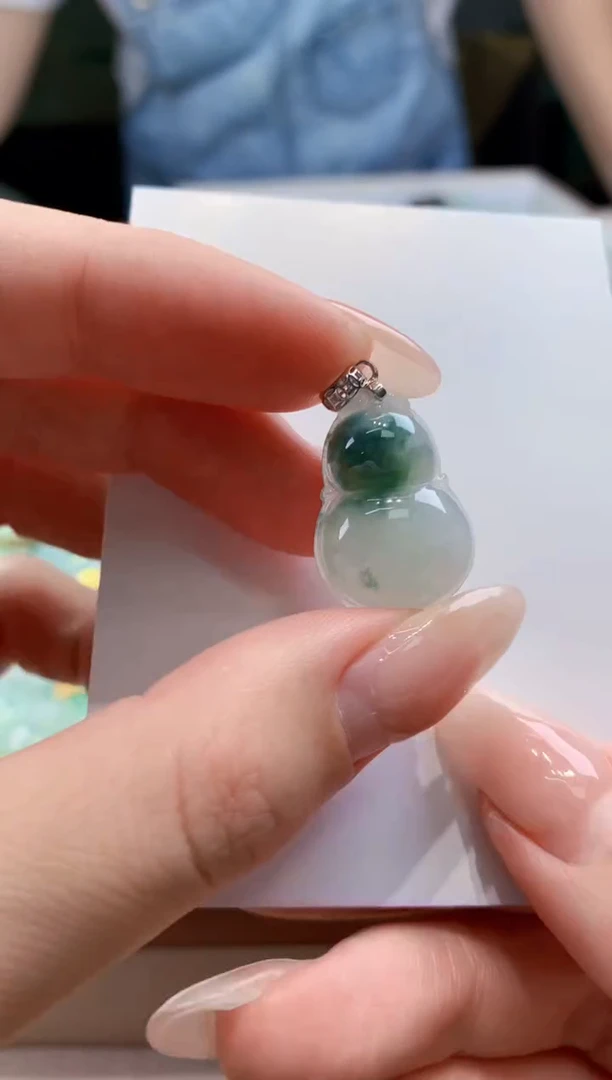 翡翠未镶嵌颈饰 天然缅甸a货翡翠