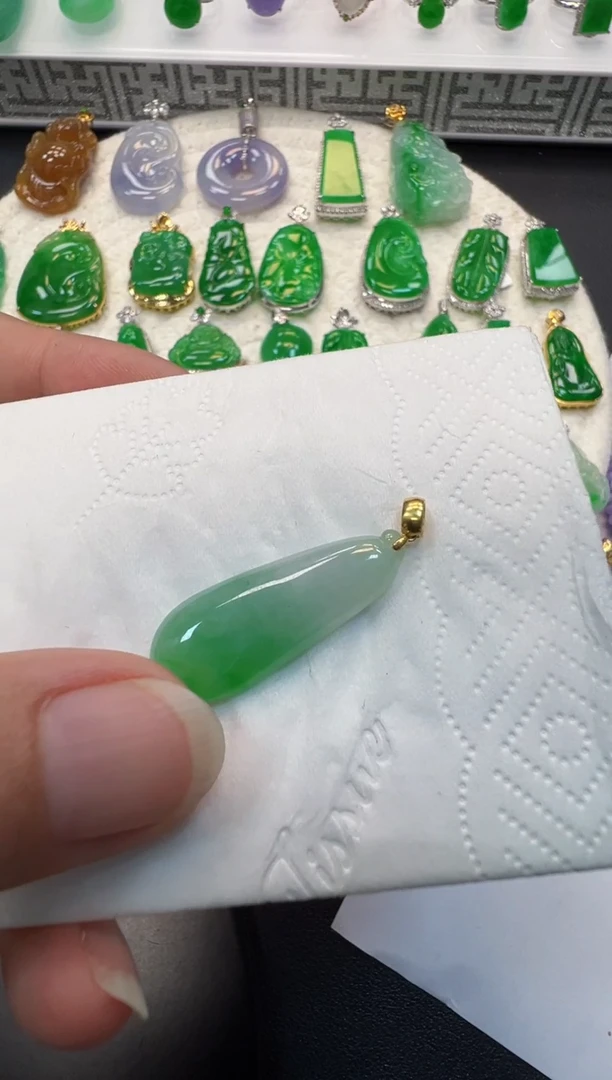 翡翠18K金镶嵌吊坠(不含链)1680