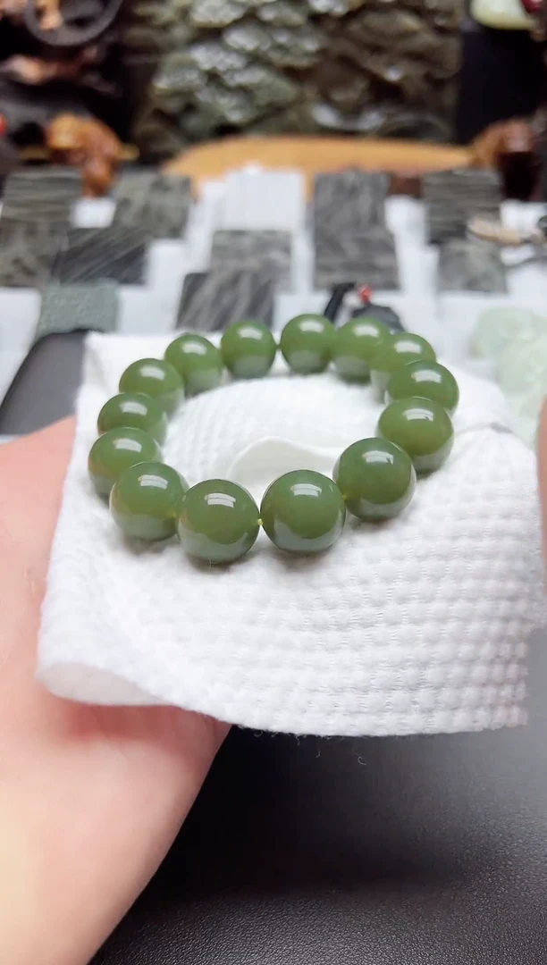 未镶嵌手链和田玉卡16精品沙枣青橄榄绿手串
