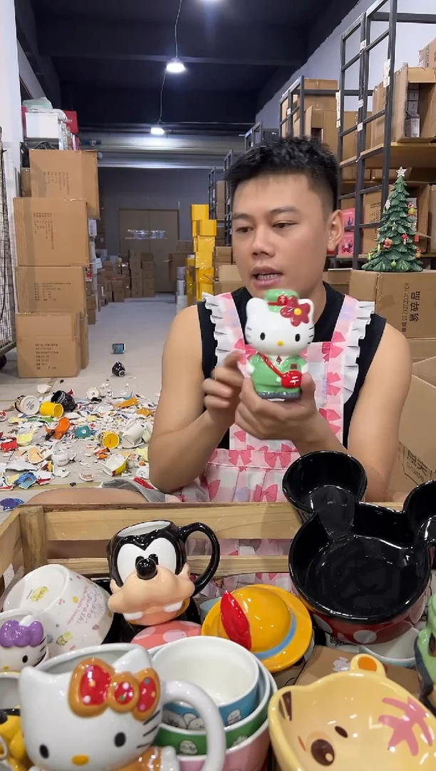瓷片绿色kt猫邮递员钱罐