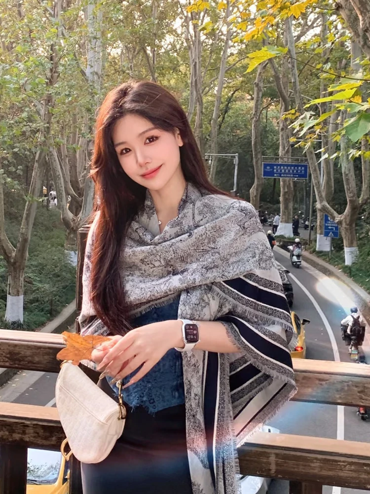 【动物园方巾】重磅刺绣提花桑蚕丝美丽诺羊毛大方巾空调房保暖披肩