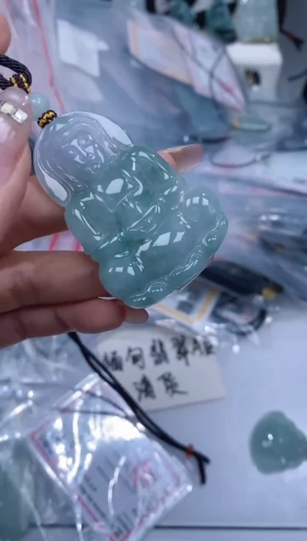 颈饰未镶嵌翡翠吊坠