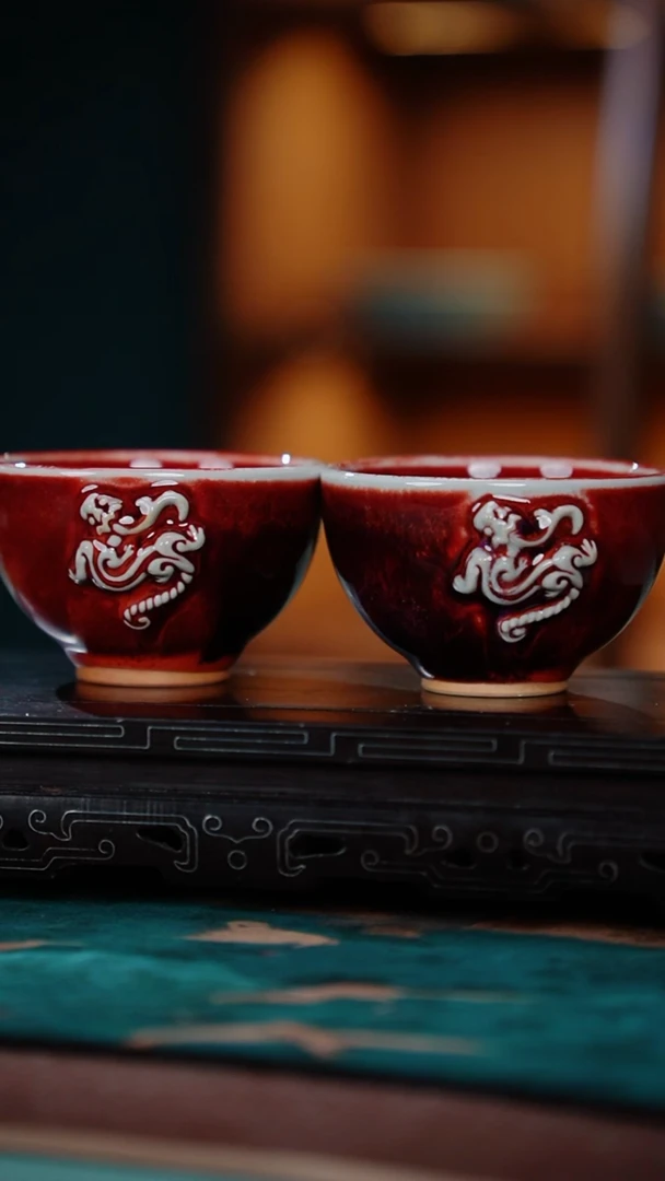 125-2螭龙鸡心杯（星航手制 黑红釉）
