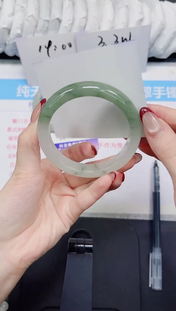 【闪购商品】石英质玉手镯未镶嵌409