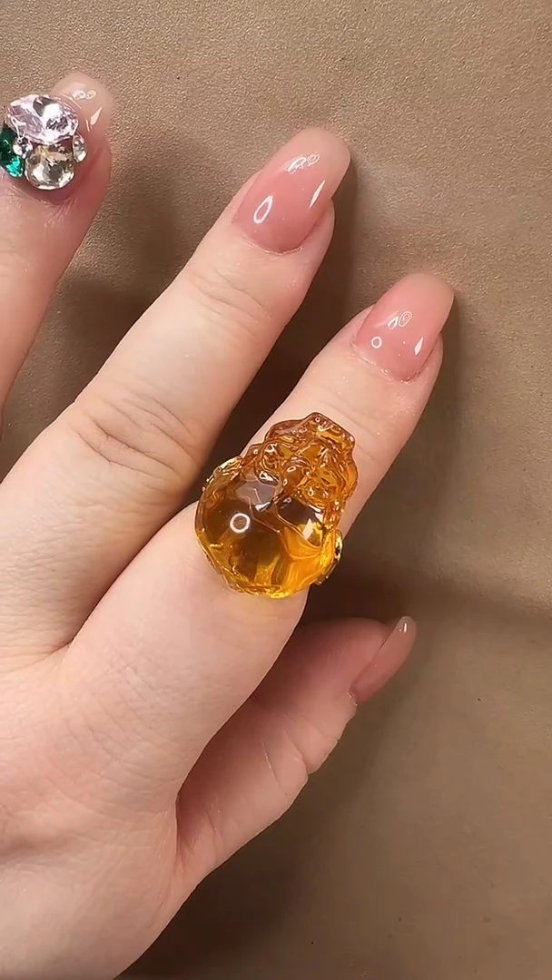 琥珀颈饰未镶嵌戒指