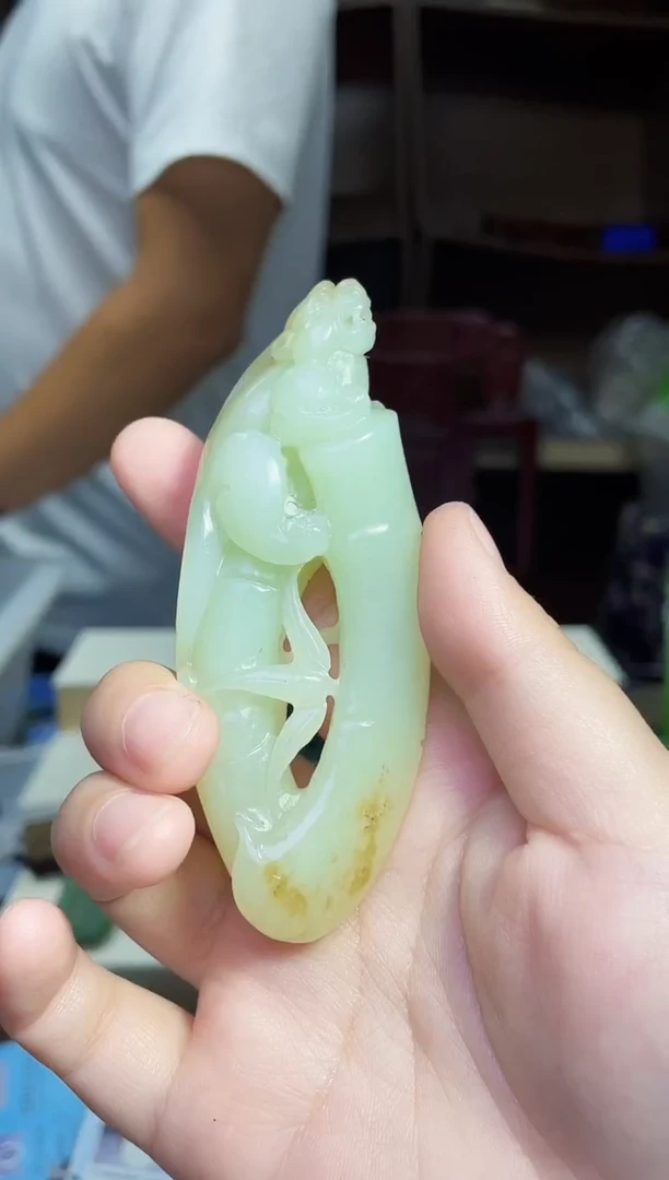 和田玉未镶嵌颈饰1