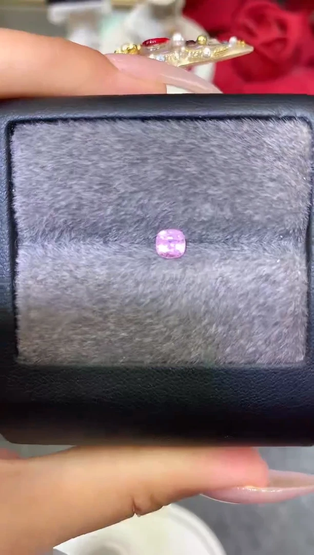 裸石尖晶石枕型 粉色调 0.54ct