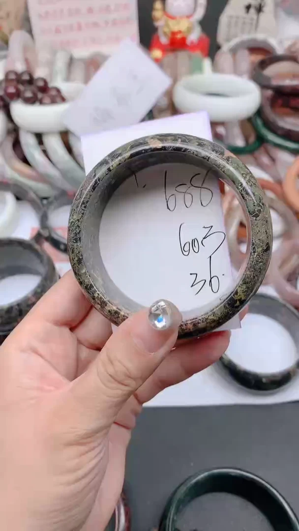 未镶嵌手镯石英质玉688