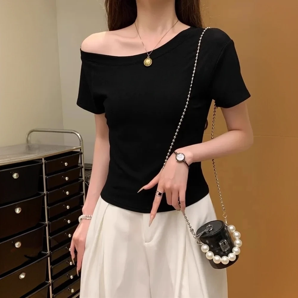 黑色一字领斜肩短袖t恤女2025夏季新款独特漂亮露肩上衣服性感