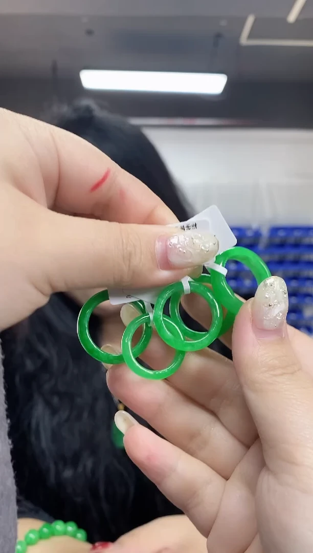 【闪购商品】翡翠戒圈未镶嵌多样性发其一颜色微差