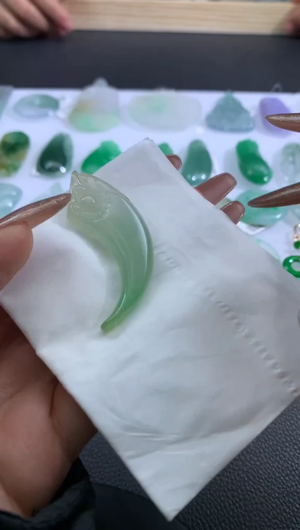 【闪购商品】定制翡翠未镶嵌翡翠
