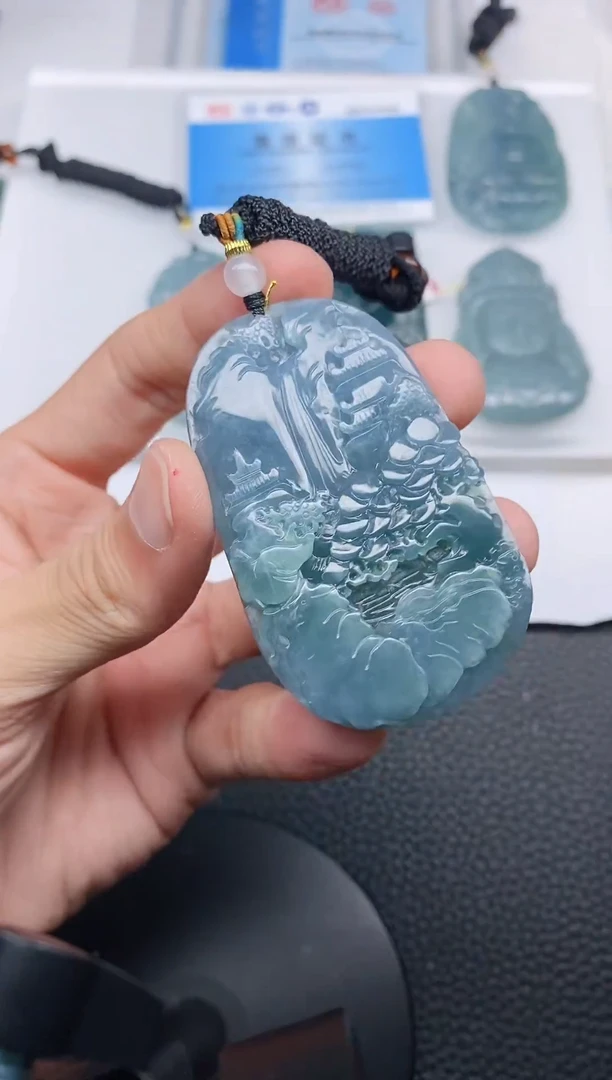 颈饰未镶嵌翡翠
