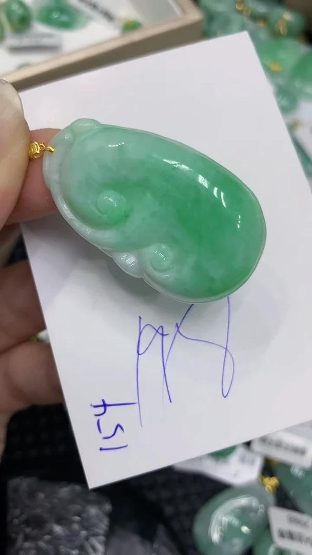 颈饰18K金镶嵌翡翠缅甸A货翡翠