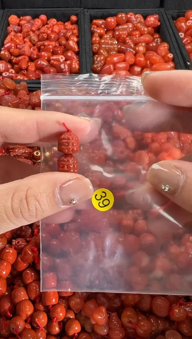 【闪购商品】南红玛瑙颈饰未镶嵌1