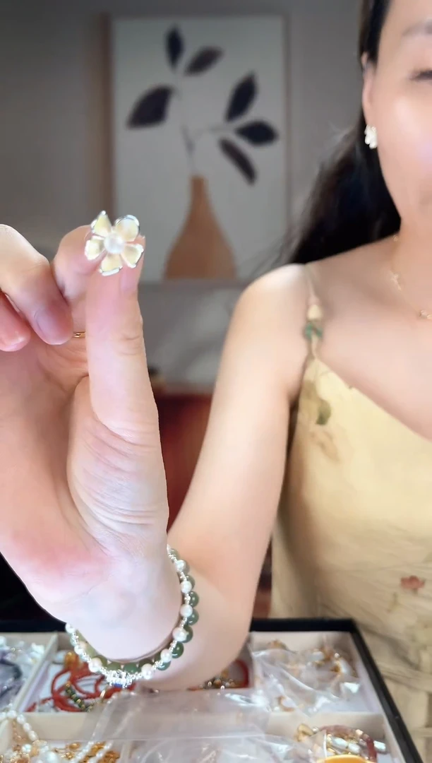 未镶嵌淡水珍珠耳钉白荷花珍珠耳钉