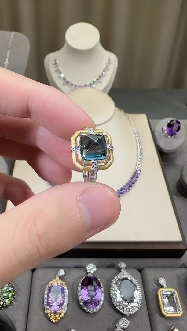 银S925镶嵌戒指托帕石9mm戒指伦敦蓝糖塔设计款