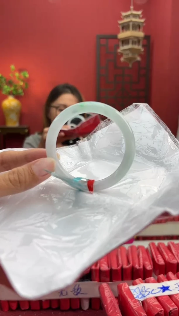 未镶嵌手镯（圆镯）翡翠翡翠手镯3