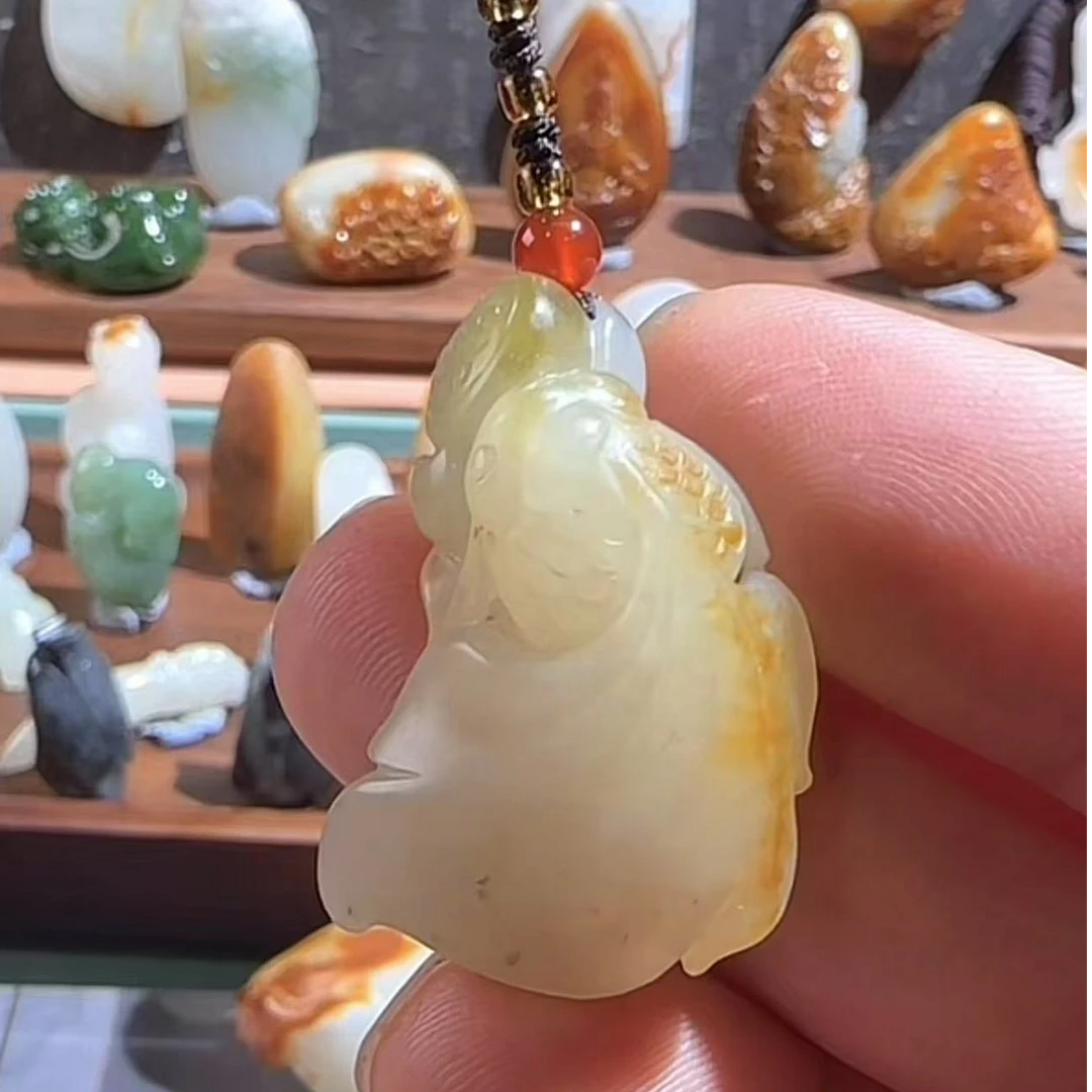 和田玉籽料金鱼挂件