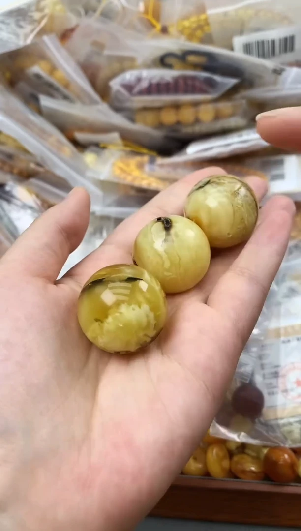 未镶嵌琥珀珠宝奇石68