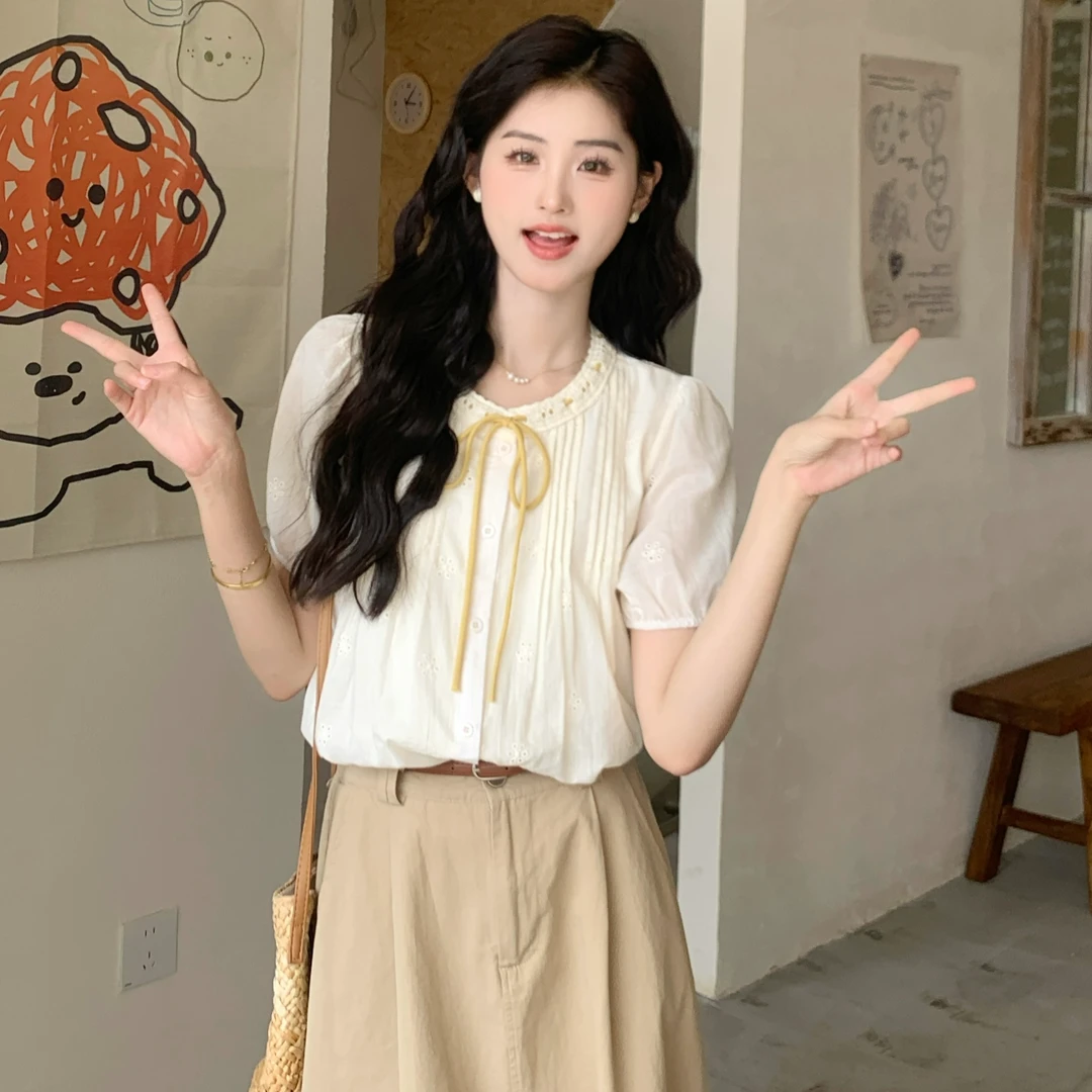 慕兔法式温柔气质设计感泡泡袖短袖2025夏季新款系带气质百搭上衣