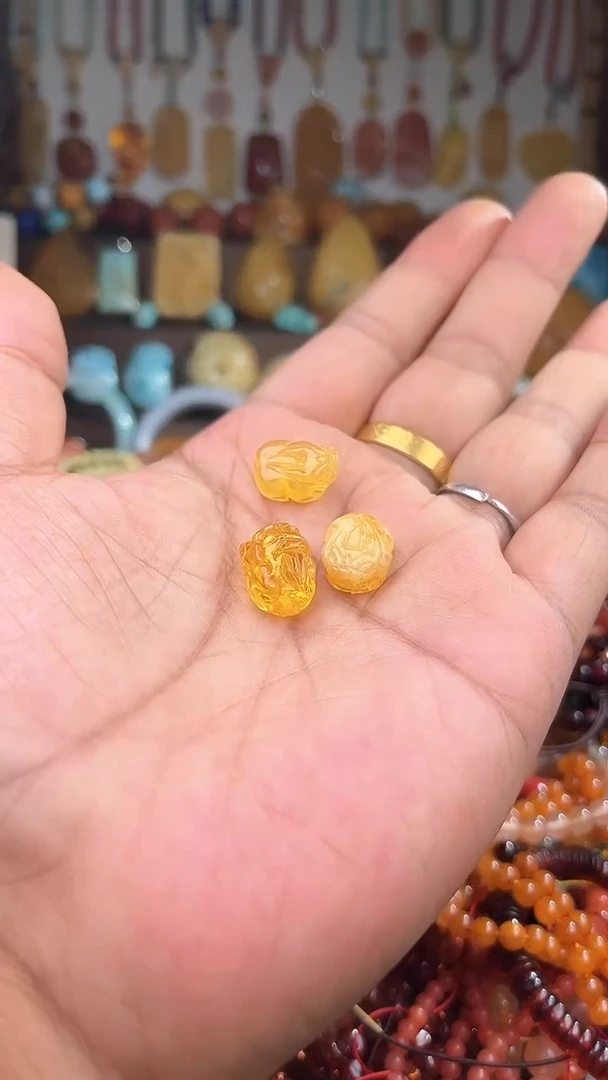 裸石琥珀未镶嵌多样性发货只发一件163893