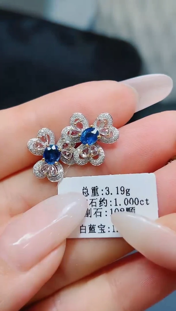 蓝宝石耳钉18K金镶嵌·