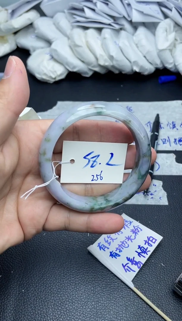 翡翠手镯未镶嵌256