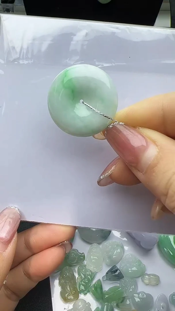 【闪购商品】翡翠颈饰未镶嵌平安扣