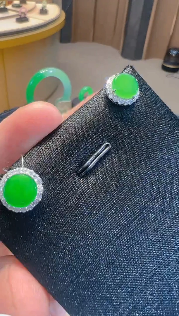 【闪购商品】翡翠耳钉银S925镶嵌多样性发一件